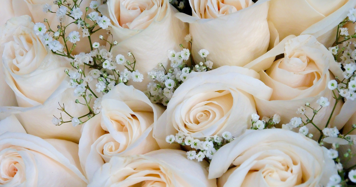 From ancient times to key 2024 trends, we are talking bridal bouquets